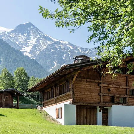 Altura- 5 Bedrooms - Jacuzzi And Sauna - By Cozee * Chamonix