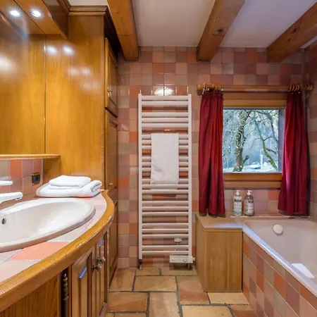 Altura- 5 Bedrooms - Jacuzzi And Sauna - By Cozee Domek alpejski