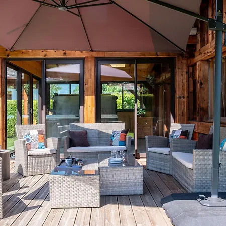 Altura- 5 Bedrooms - Jacuzzi And Sauna - By Cozee Шамоні
