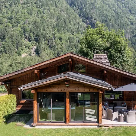 Altura- 5 Bedrooms - Jacuzzi And Sauna - By Cozee Шамоні