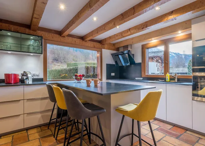 Altura- 5 Bedrooms - Jacuzzi And Sauna - By Cozee Chamonix