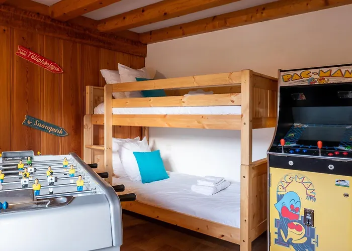 Altura- 5 Bedrooms - Jacuzzi And Sauna - By Cozee Chamonix