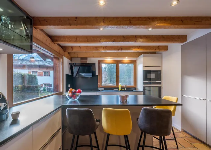 Altura- 5 Bedrooms - Jacuzzi And Sauna - By Cozee *