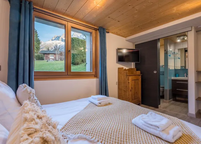 Altura- 5 Bedrooms - Jacuzzi And Sauna - By Cozee *