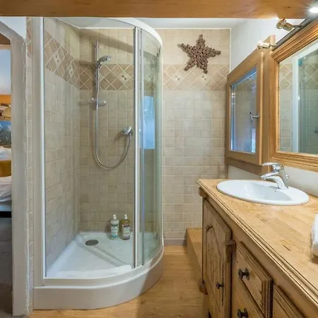 Altura- 5 Bedrooms - Jacuzzi And Sauna - By Cozee Σαμονί