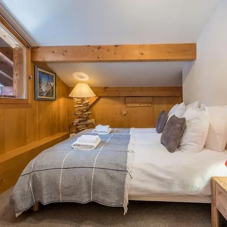 Altura- 5 Bedrooms - Jacuzzi And Sauna - By Cozee *