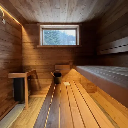 Altura- 5 Bedrooms - Jacuzzi And Sauna - By Cozee *