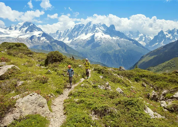 シャレー Altura- 5 Bedrooms - Jacuzzi And Sauna - By Cozee *