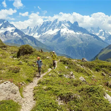 Horská chata Altura- 5 Bedrooms - Jacuzzi And Sauna - By Cozee *