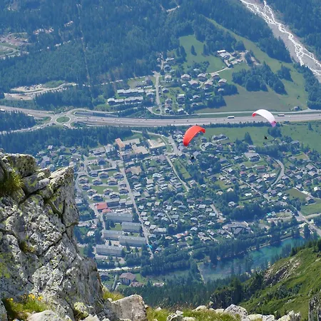 Altura- 5 Bedrooms - Jacuzzi And Sauna - By Cozee Chamonix