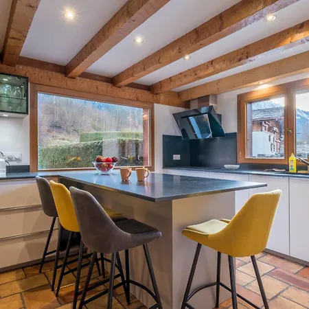 Altura- 5 Bedrooms - Jacuzzi And Sauna - By Cozee Chamonix